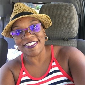 Meet your Posher, Sharon